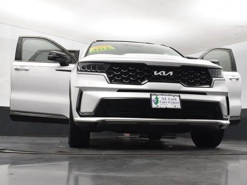 Used 2022 Kia Sorento S FWD image 11