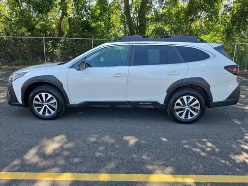 Used 2025 Subaru Outback Premium w/ Popular Package #1A AWD/4WD image 24