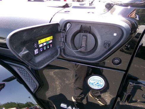 Used 2023 Jeep Wrangler Unlimited Sahara AWD/4WD image 24