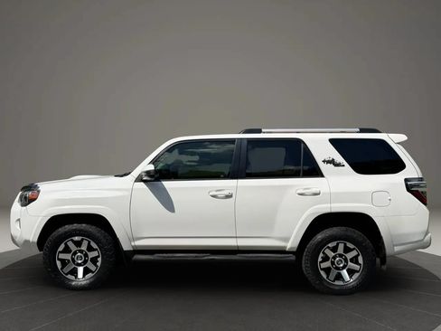 Used 2018 Toyota 4Runner TRD Off-Road AWD/4WD image 14
