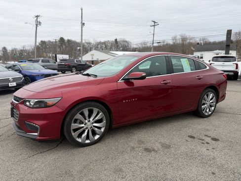 Used 2017 Chevrolet Malibu Premier w/ Premier Sun and Wheel Package image 4