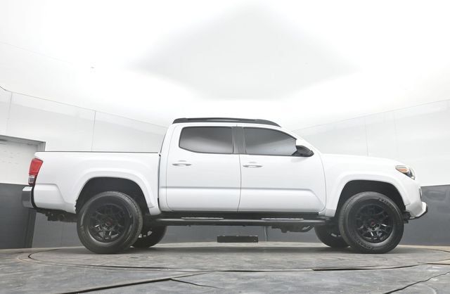 Used 2017 Toyota Tacoma SR5 w/ Tow Package AWD/4WD image 47