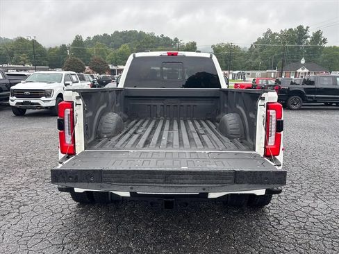 Used 2024 Ford F450 Platinum w/ FX4 Off-Road Package AWD/4WD image 7