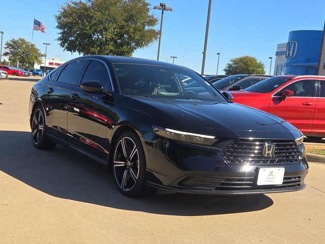 Used 2025 Honda Accord Sport image 3