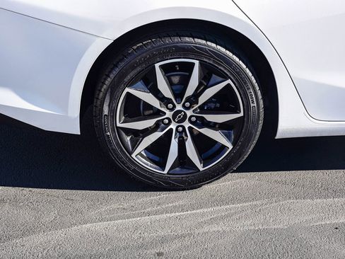 Used 2023 Chevrolet Malibu RS image 9