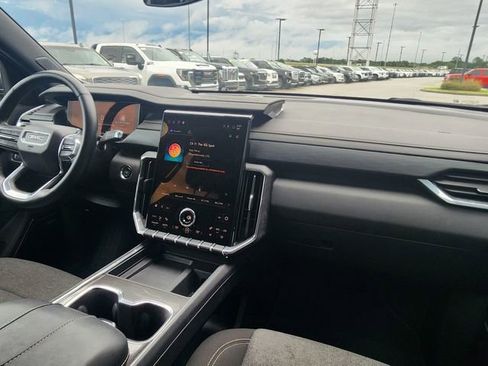 Used 2025 GMC Acadia Elevation FWD image 20