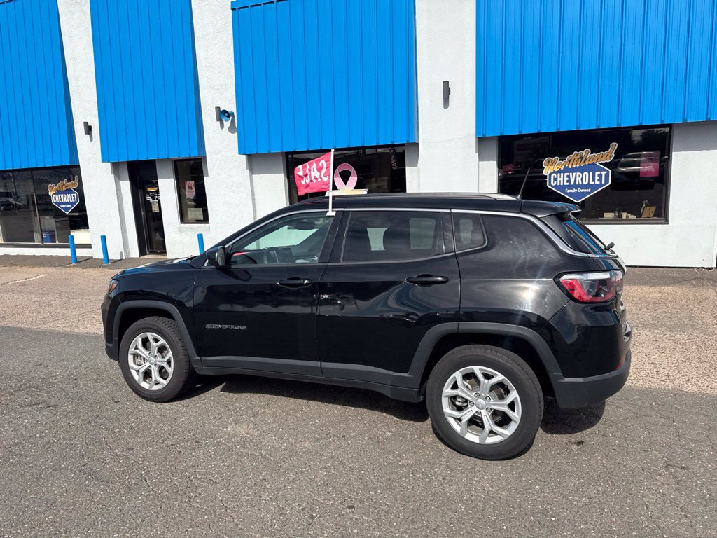 Used 2024 Jeep Compass Latitude AWD/4WD image 15