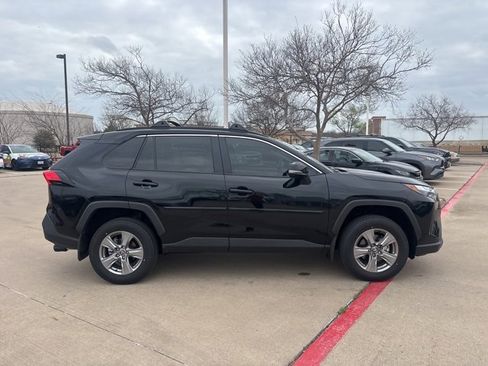 Used 2025 Toyota RAV4 XLE w/ Convenience Package image 4