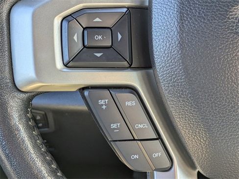 Used 2022 Ford F250 Lariat w/ Black Appearance Package image 26