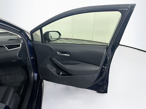 Used 2020 Toyota Corolla LE FWD image 30