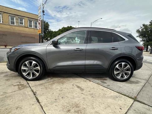 Used 2023 Ford Escape Platinum AWD/4WD image 8
