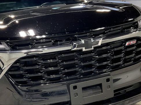 Used 2025 Chevrolet Trax RS w/ Sunroof Package image 38