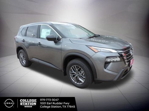 New 2026 Nissan Rogue S image 3