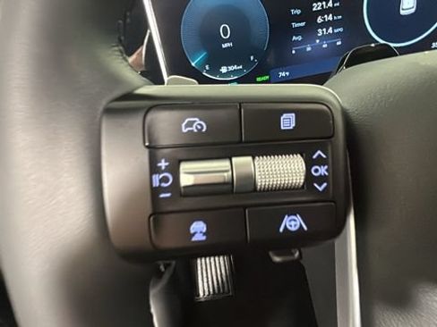 Used 2025 Hyundai Santa Fe Limited AWD/4WD image 15