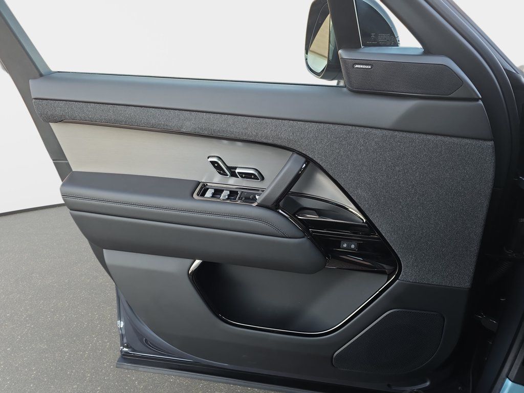 New 2026 Land Rover Range Rover Sport Dynamic SE AWD/4WD image 19