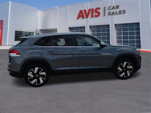 Used 2025 Volkswagen Atlas Cross Sport SE image 7