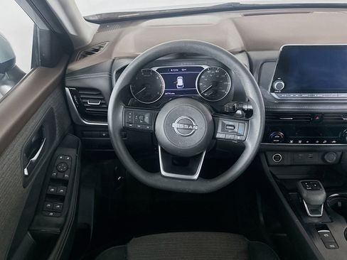 Used 2023 Nissan Rogue SV image 18