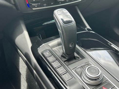 Used 2023 Maserati Levante GT AWD/4WD image 32