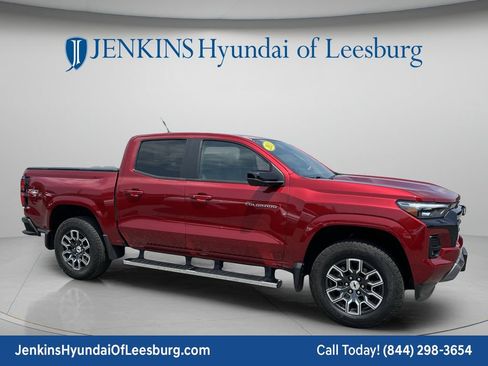Used 2023 Chevrolet Colorado Z71 w/ Z71 Convenience Package 2 AWD/4WD image 2