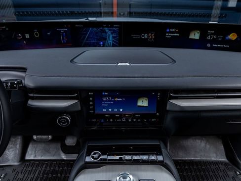 Used 2025 Lincoln Navigator L Reserve w/ Jet Appearance Package image 24