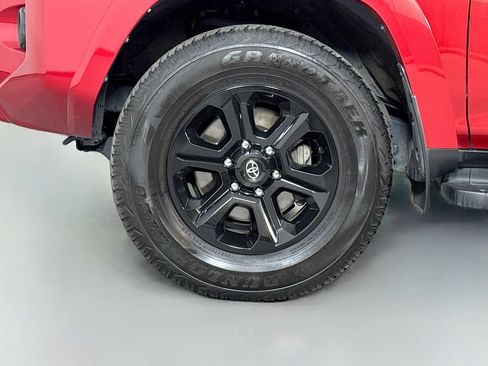 Used 2024 Toyota 4Runner SR5 Premium w/ Moonroof Package AWD/4WD image 8