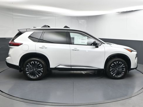 New 2026 Nissan Rogue Platinum w/ Platinum Premium Package image 9