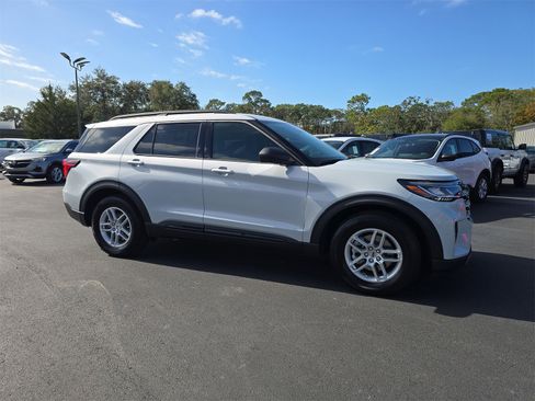 New 2026 Ford Explorer Active image 2