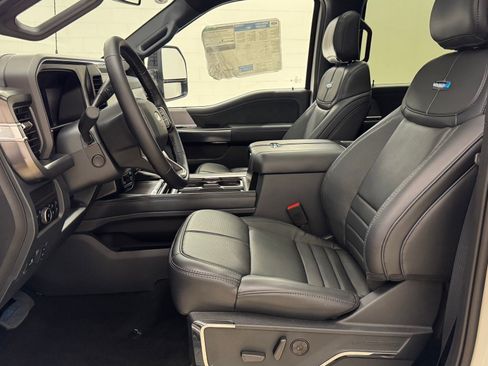 New 2026 Ford F250 Platinum w/ FX4 Off-Road Package image 5