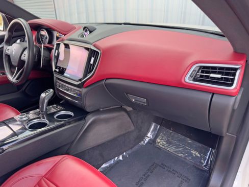 Used 2021 Maserati Ghibli Trofeo image 15