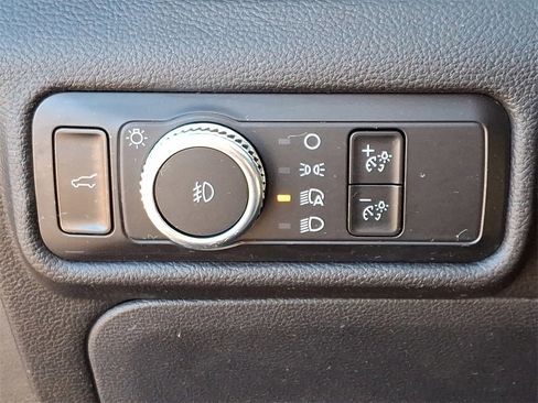 Used 2022 Ford Explorer XLT w/ Equipment Group 202A image 26