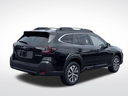 Used 2024 Subaru Outback Premium AWD/4WD image 6