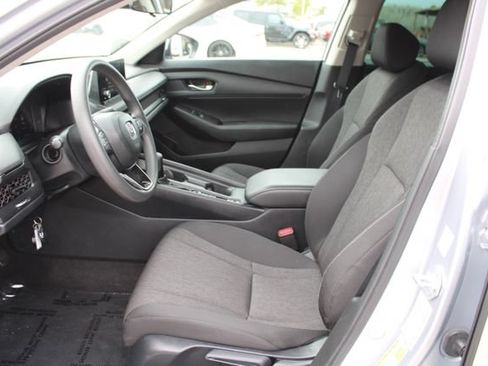 Used 2025 Honda Accord LX image 31