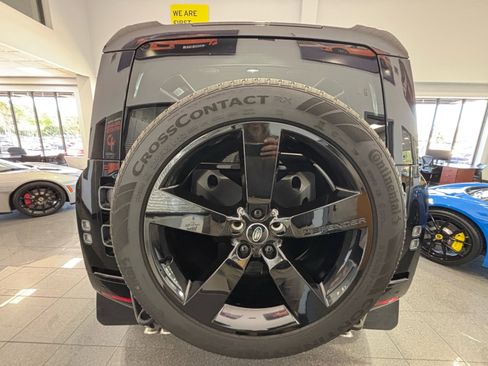Used 2024 Land Rover Defender 110 V8 image 44