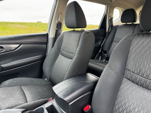 Used 2017 Nissan Rogue S image 17