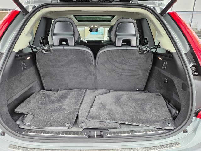Used 2024 Volvo XC90 B6 Plus w/ Protection Package Premier AWD/4WD image 12