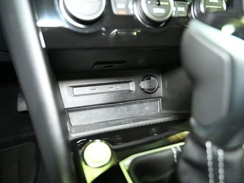 Used 2024 Volkswagen Taos SE image 34