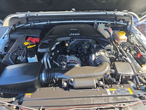 Used 2021 Jeep Wrangler Unlimited Sport image 33