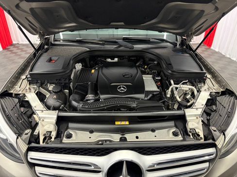 Used 2019 Mercedes-Benz GLC 300 4MATIC w/ Premium Package image 38