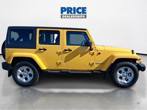 Used 2015 Jeep Wrangler Unlimited Sahara w/ Connectivity Group image 4