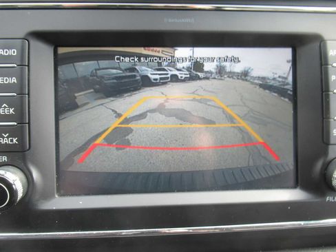 Used 2018 Kia Sedona LX w/ LX Essentials Premium Package image 29