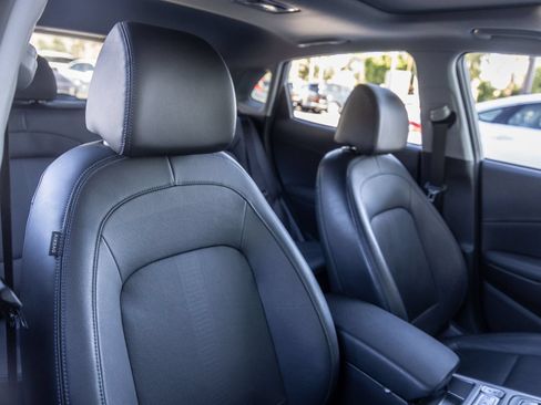 Used 2023 Hyundai Kona Limited w/ Cargo Package FWD image 31