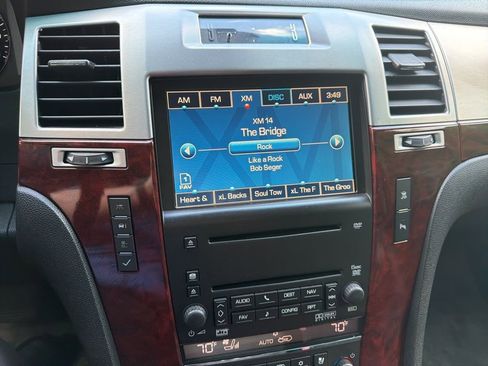 Used 2007 Cadillac Escalade AWD w/ Information Package image 22