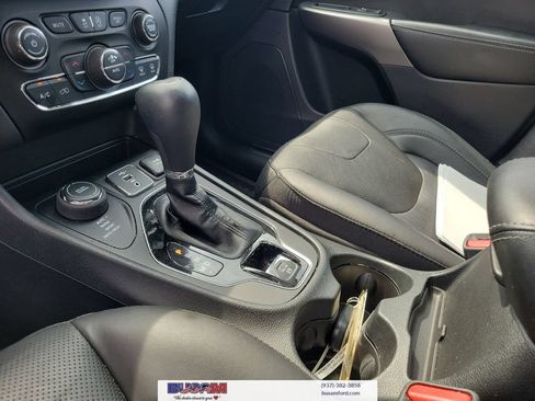 Used 2021 Jeep Cherokee Limited AWD/4WD image 26