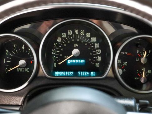 Used 2003 Chevrolet SSR w/ Preferred Equipment Group RWD image 14