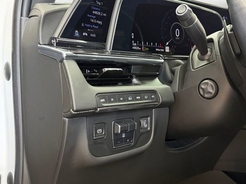 Used 2022 Cadillac Escalade Sport w/ Touring Package AWD/4WD image 19