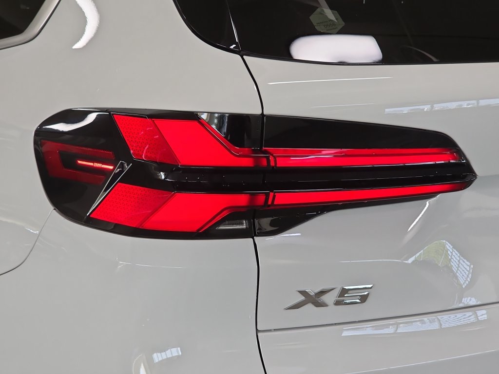 Certified 2024 BMW X5 xDrive40i AWD/4WD image 33