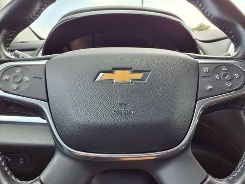 Used 2020 Chevrolet Traverse LT w/ LPO, Floor Liner Package AWD/4WD image 16