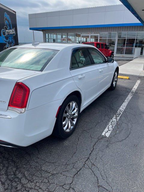 Used 2015 Chrysler 300 Limited w/ Driver Convenience Group AWD/4WD image 6