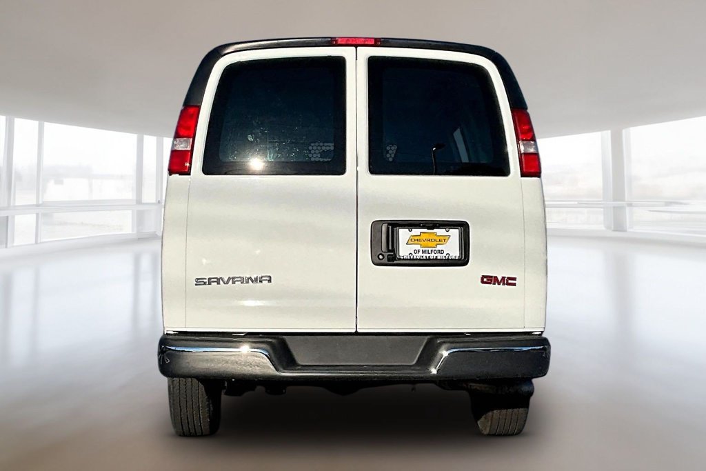Used 2025 GMC Savana 2500 w/ Driver Convenience Package RWD image 5