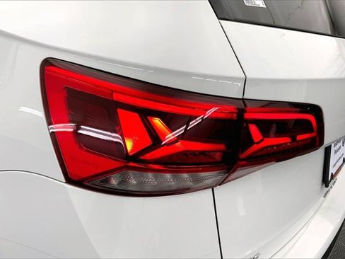 Certified 2022 Volkswagen Taos SE w/ Panoramic Sunroof Package image 25